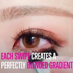 1.3M views · 192 reactions | Nessuna fatica per ottenere occhi perfettamente ombreggiati con un unico gesto!  ✨ Clicca qui ➡️  bit.ly/Ombretto-magico-DuoShadow La tonalità ideale per le donne meno abili e comunque affezionate all’ombretto nella combinazione oro-rosa e marrone!  | vigoshop | Facebook