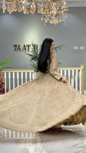 WATCH FULL👀 AMAZING NEW MOST BEAUTIFUL BODY SPLIT GOLDEN BRIDAL OUTFIT BY 7AATRANG🫠❤️ #fyp