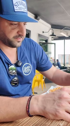 56 reactions | Throwback to Michelin‑starred @la_barbecue in Austin, Texas and their EPIC smoked turkey just in time for Thanksgiving tomorrow! 旅 Full Austin food tour in bio!! #bbq #turkeys #smokedmeats #smokedturkey #austintexas #texasfood #michelinstarfood | Tony Minadakis | Facebook