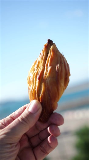 Retour aux origines des Caldi qui reviennent dans le quartier du Panier à Marseille. Un moment particulier au contact des Marseillais. | Caldi Pastizzi