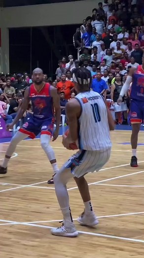 Bro had ME lost with all those fakes 😭 #bball #ballislife