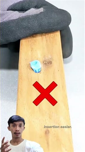 The correct and easy way to insert a plug without damaging it #shorts