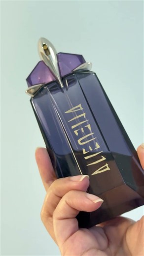 ✨ Alien by Mugler is an iconic fragrance that captivates with its bold, mysterious scent 💜