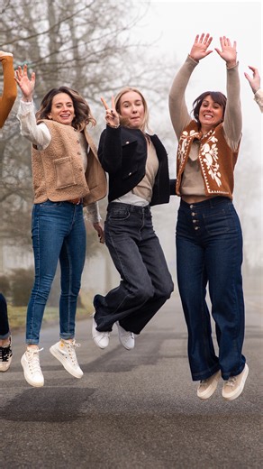 Coiffure Conseil Balayage Couleur Coupe Détente on Instagram: "🤡BÊTISIER 2025 🤡 Retour sur 2025… version bêtisier ! Entre ratés, fous rires et moments “oops”, cette année a été riche en surprises 😅 Mais pas de panique : pour 2026, on vous prépare plein de contenus, de moments drôles et de partages encore plus fun 💇‍♀️✨ Bref, une seule règle : rire, sourire et profiter avec nous ! Prêt·e·s pour une nouvelle année capillaire avec nous ? 🫶🏻 ✨NEOLYSS 💆‍♀️Beauté,Conseil, Détente 📍Aigrefeuille