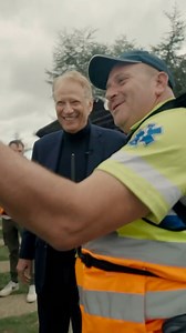 Retrouver les chemins du dialogue. Le dialogue entre les forces politiques. Le dialogue entre les citoyens. Le dialogue entre la France et le reste du monde. Parce que ce qui nous rassemble est plus fort que ce qui nous divise, parce que c’est par la rencontre et l’échange que nous trouverons la force de renouer avec notre démocratie, notre destin national et la fierté de la France en privilégiant l’intérêt général. Merci pour vos mots, pour vos idées. Ici à Léry, à l’invitation de Philippe Brun