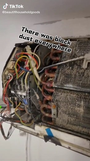 It’s all dust!#satisfying #lifehack #cleaning #foryou #fyp