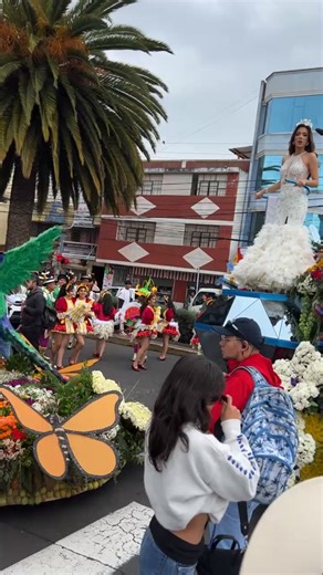 En minutos arranca el desfile de las FFF #Ambato 2026 | Ambateñito ec.