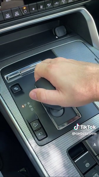 Understanding the Unique Shifter and Drive Modes of the Mazda CX-90