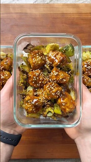 Asian Chicken Meatballs & Roasted Brussels Sprouts (573 Cals) #macrofriendly #mealprep