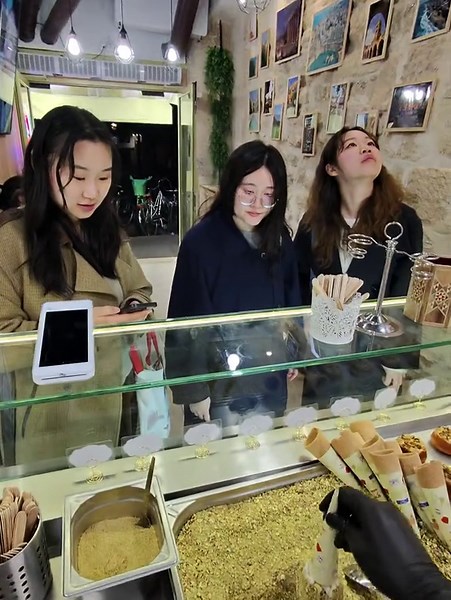 Glace Libanaise Stretchy: Une Expérience Gourmande