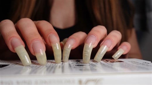 【长指甲】ASMR Chocolate 🍫 Tapping and Scratching with Natural Long NAILS