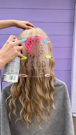 116K views · 171 reactions | She spray painted blonde hair  #diycrafts #hairstyles #art This original video was produced by Wes and Alison. | Tips, Tricks & Funny Clips | Facebook