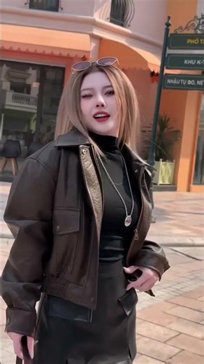 Fur coat detail for classy women #fashion #trends #leather #highboots