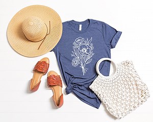 Botanical Flower Tshirt, Wildflowers Shirt, Mother's Day Gift, Floral Shirt, Floral Tshirt, Womens Tees, Ladies Shirts, Gift for Her - Etsy