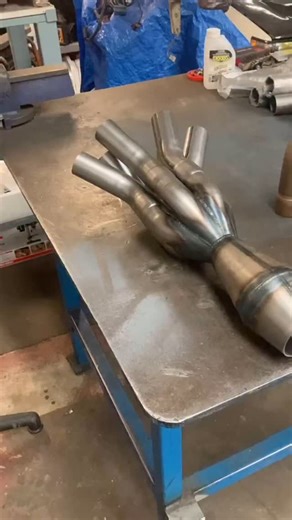 Collectors make a huge difference on a set of extractors #fabrication #exhaust | Second Stage