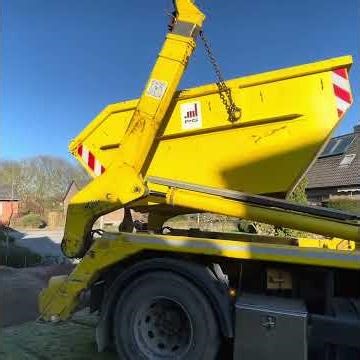 Lieferung gewaschener Kies mit Absetzkipper für Terrassenbau #baustelle #terrasse