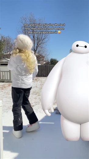 Me and Bay😍🤪💘 #bighero6 #snow #snowday #texas #baymax