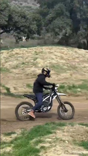 2025 Surron Ultra Bee 21KW Is This the FASTEST Electric Dirt Bike EVER? Insane Power & Speed !