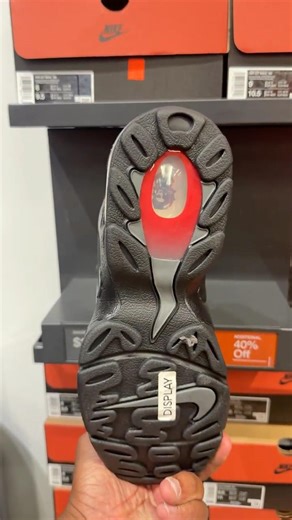 The Deion Sanders Nikes Nobody Bought…