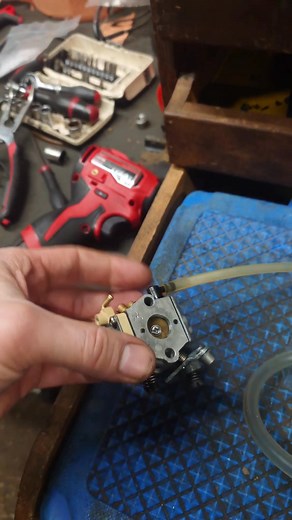 Un point de colle et ça va repartir pour un tour 😉 | RIO Motoculture