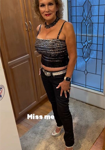 70 Year Old Diva (@70yearold_diva) - Celebrating Personal Style at 70 Years Old