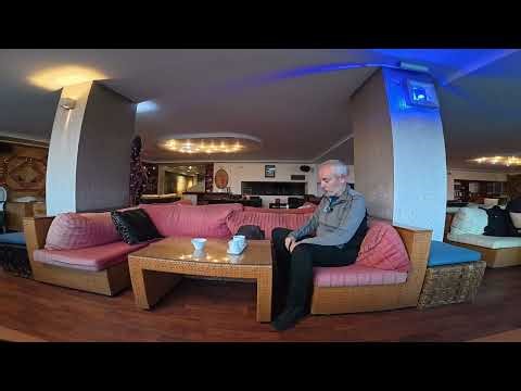 vstrom 800 στα παλιά στέκια της δεκαετίας του 80 17/04/26 ντιζάιν και όχι ρεμέτζο.