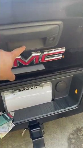 Sierra and Silverado camera hack 2014 / 2018 #hack #fyp #cool #gmc #chevrolet #silverado #sierra