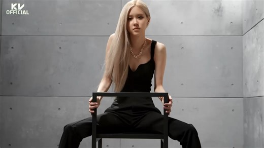 【聂玲Ling】最新视频来袭，快来看看吧！