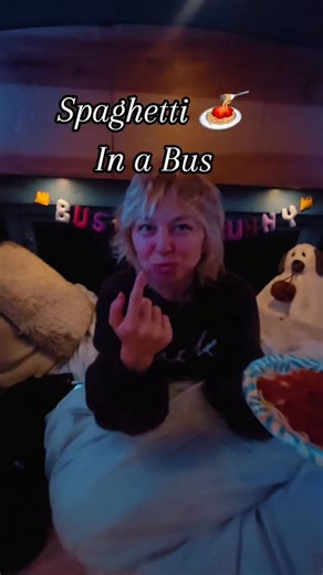 Spaghetti 🍝 in a Bus #vanlife #skoolie #travel #powercouple #love | Busandbunny