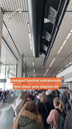 EES Chaos at Amsterdam Airport: Passport Queues Stretch to Terminal D!