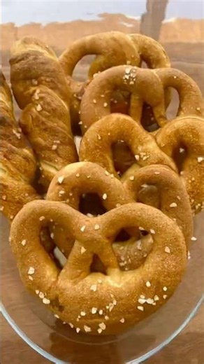 Laugenbrezel / Alman Simidi (tarif ⬇️) #zuzusrecipes #brezel #simit #hamurişi #ekşimaya