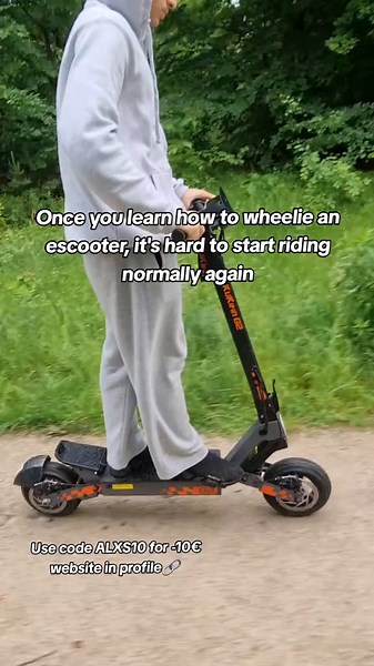 How to Master Wheelies on an Electric Scooter
