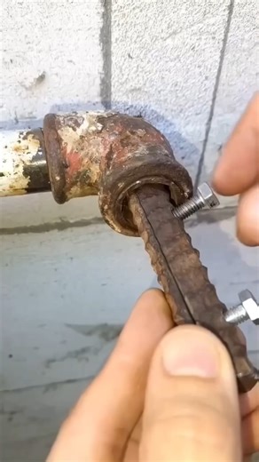 technique for removing rusty water faucets