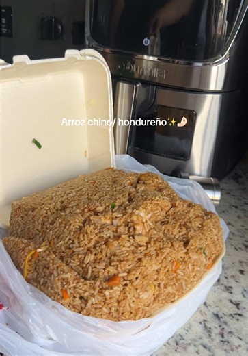 Disfruta del auténtico arroz chino hondureño