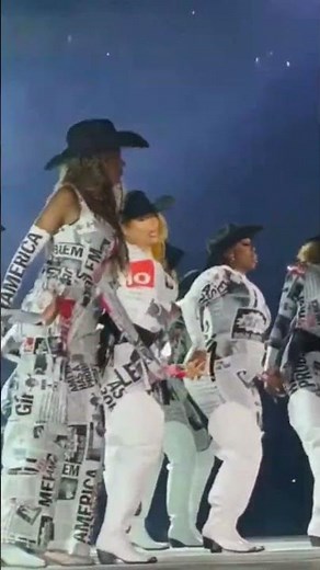 Blue Ivy SLAYS Viral Dance with Mommy Bey!