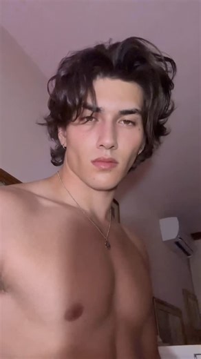 florian franzo | Luh repost - - - #asian #model #hair #skincare #wolfcut #floriandoa | Instagram