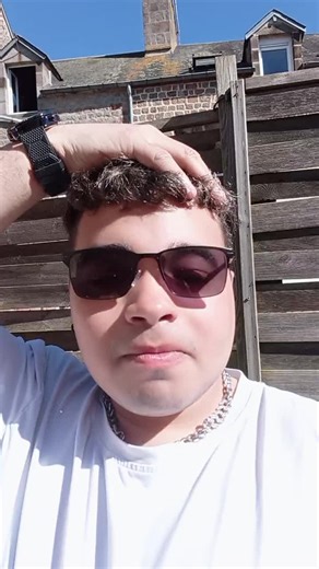 Vidéos de Kenzo.officiel (@kenzo.officiel22) avec Le chanteur - Daniel Balavoine