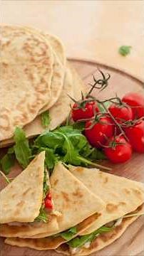 Piadina vs Tortilla — Same Shape, Completely Different Bread
