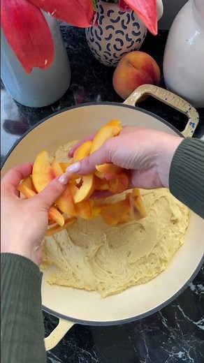 Easy Peach Cake in the Crumble Shallow Dutch Oven | Cast Iron Baking Magic