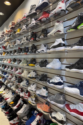 $1 Auction Sneakers, Vintage & Hype Streetwear | eBay Live Video