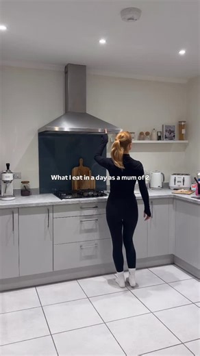 Connie Tudor on Instagram: "Very much wanting to really better myself this year health and fitness wise. I feel like the last few years have been chaotic with being pregnant and postpartum X2 and I’d definitely fallen out of love with exercising as it just took too much time out of my day. I’m slowly realising how important it is for me to wake up before the girls and just have a bit of ‘me time’ before the chaos of the day starts. So follow along on my little journey (hopefully I stick to it th