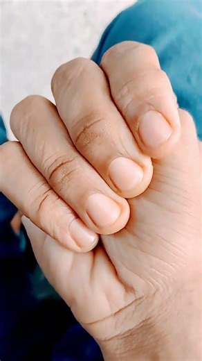 Four finger magic 🪄🪄 #magic #shortvideo #handwriting #fashiontrends ‎@Sumichandan18