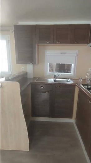 VISITA RÁPIDA ao interior desta mobile home LOUISIANE