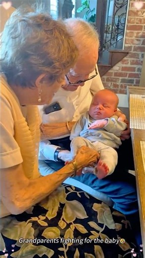 Grandparents fighting for the baby 🤣#grandparents #newbornbaby #family #familylove