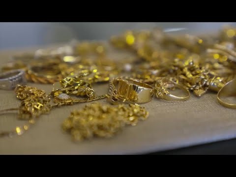 Local jewerly shops, investors say it's not too late to cash in as gold prices soars