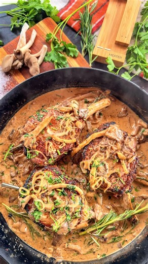 Wood-fired pork chops, pushed to the edge. 🔥 Perfectly monitored with the @MEATER Pro Duo, built to handle the heat 🔥 then finished in a creamy whisky & portobello mushroom sauce that hits deep and rich. Fire does the work. Precision seals the result.