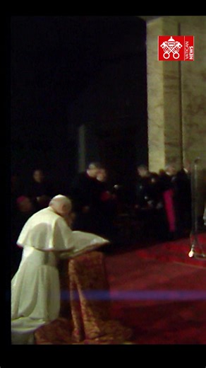 25K views · 1K reactions | Jan Paweł II przy grobie Ojca Pio, po raz pierwszy jako Papież (1987): chciał naśladować Chrystusa | Vatican News | Facebook