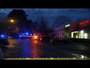 Man killed in shooting at busy Durham shopping center
