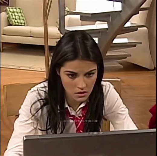 Rebelde: Josy Foge do Colégio - Capítulo 207