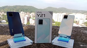 580 reactions · 64 shares | Unboxing all new vivo Y21 Smartphone with a Smart Prize . Play, Scroll, Click, Repeat!  Stay charged up in style with 18W Fast Charge & 5000mAh long-lasting battery on the #vivoY21. Multitask with ease with the 4GB+1GB Extended RAM. #ItsMyStyle Buy Now Available at your nearest store..!! #unboxingY21 #vivo_india_northeast | vivo India Northeast | Facebook